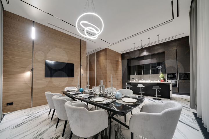 Дом 920 м² на участке 30 сот.