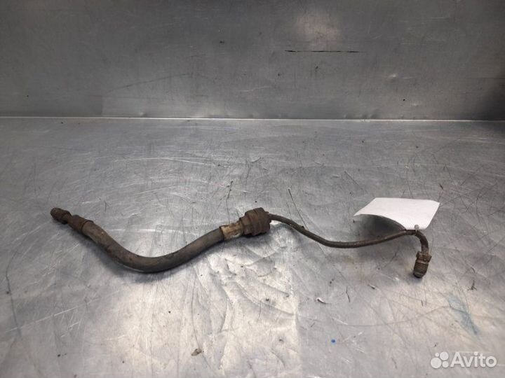 Трубка цилиндра сцепления Volkswagen Passat B3