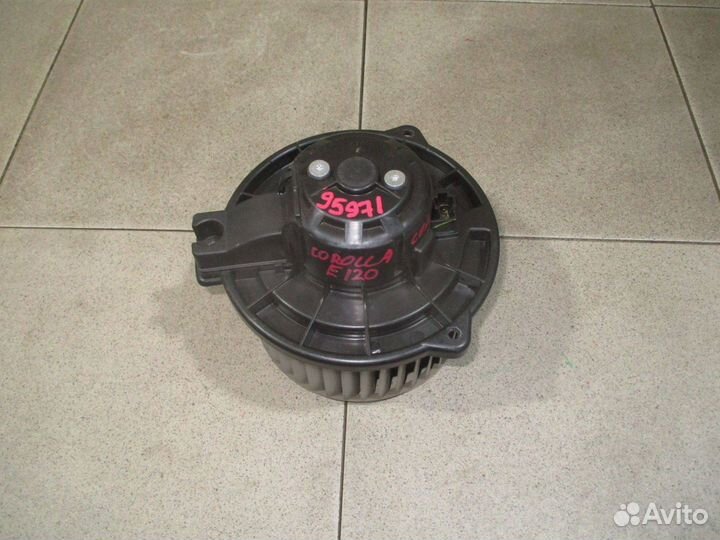 Моторчик печки Toyota Corolla (E120)