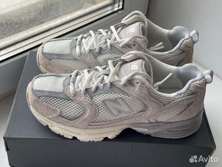 Кроссовки New Balance 530 интересная серия