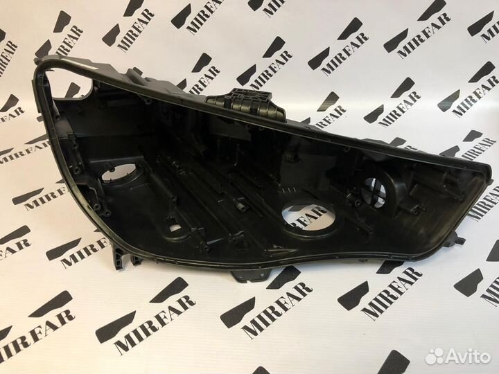 Правый корпус фары Audi A4 B9 2015-2020 Дорест