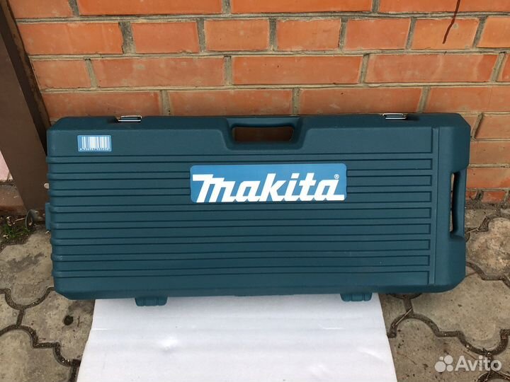 Отбойный молоток makita