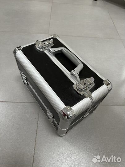 Чемодан для мастера маникюра