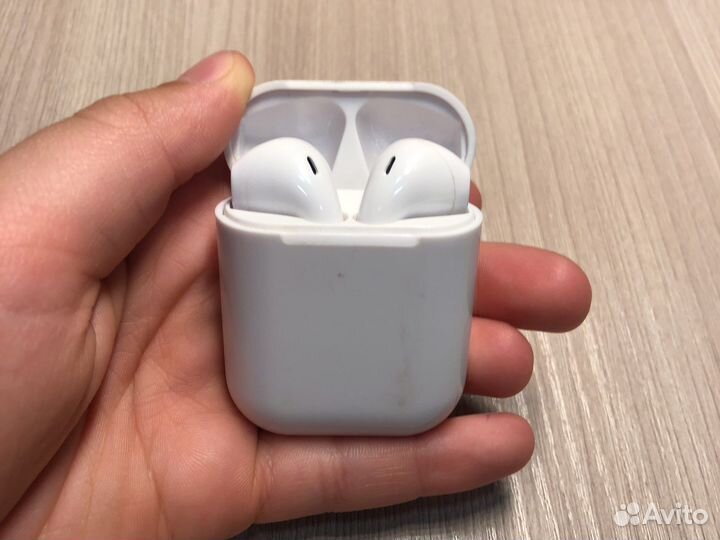 AirPods