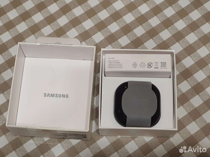 Наушники Galaxy buds live