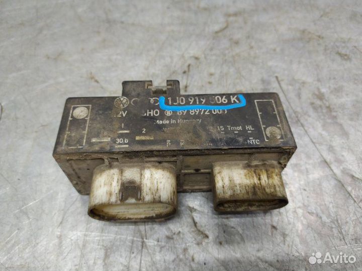 Блок управления вентилятором Volkswagen Bora