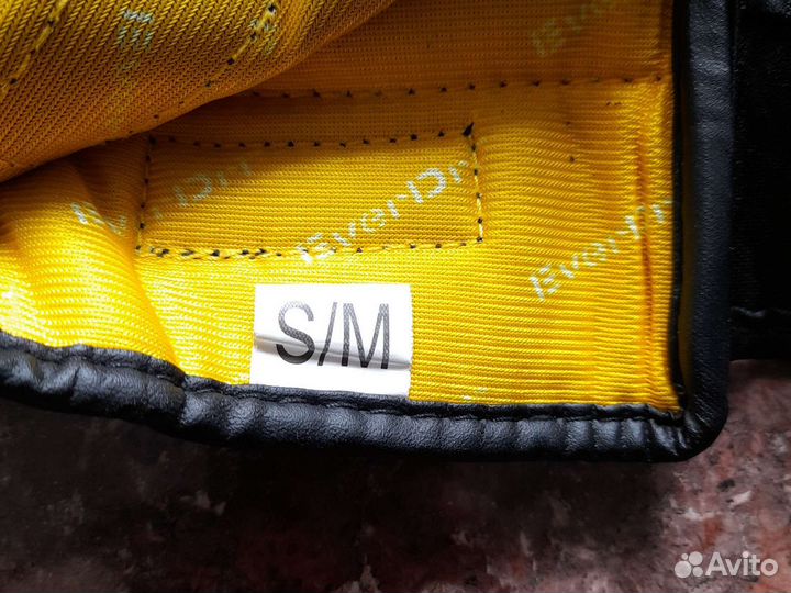 Перчатки Everlast 8 унций S/M