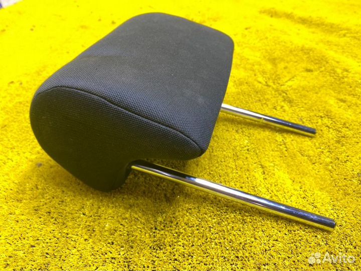 Подголовник задний Toyota Voxy/Noah