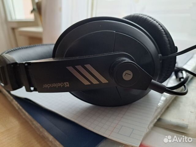 Наушники с микрофоном