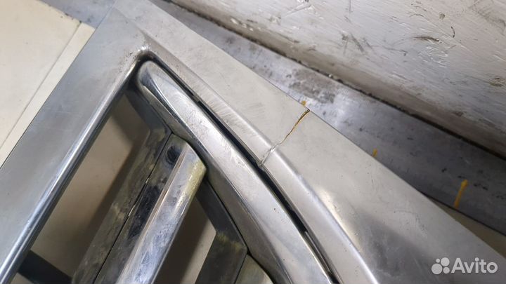 Решетка радиатора Volkswagen Touareg, 2007