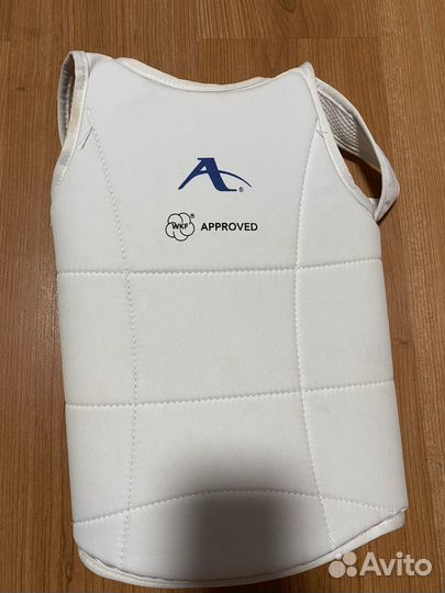 Защитный жилет для единоборств