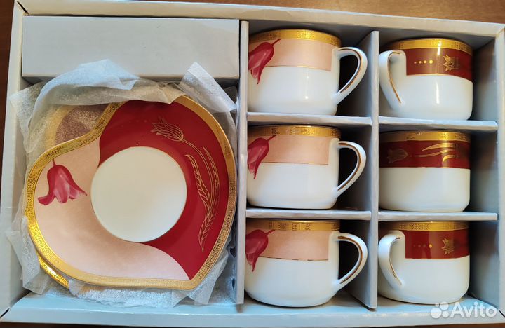 Набор кофейных чашек с блюдцами