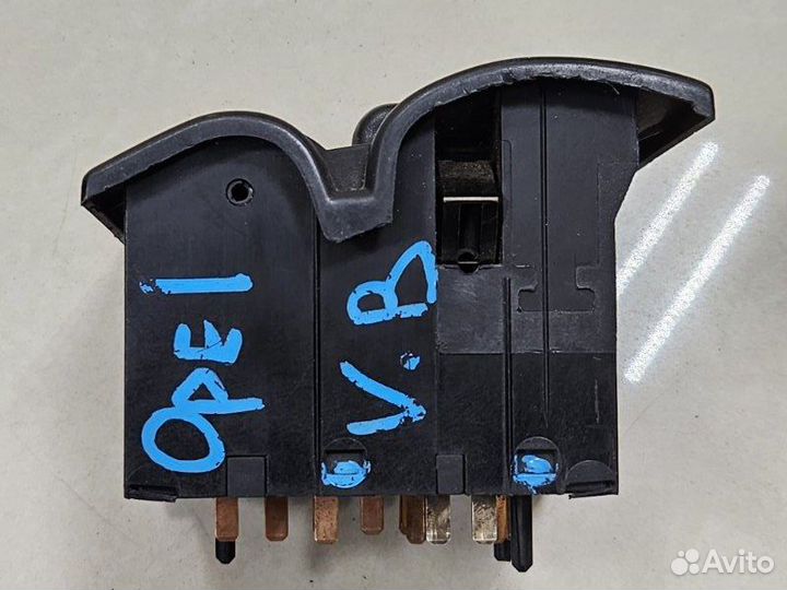 Блок управления светом Opel Vectra B хетчбек Y16XE