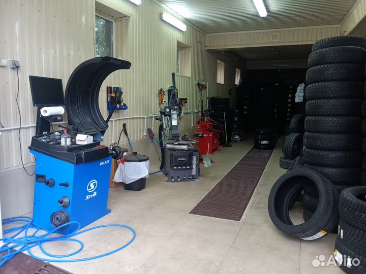 LingLong Green-Max Winter UHP 235/45 R18