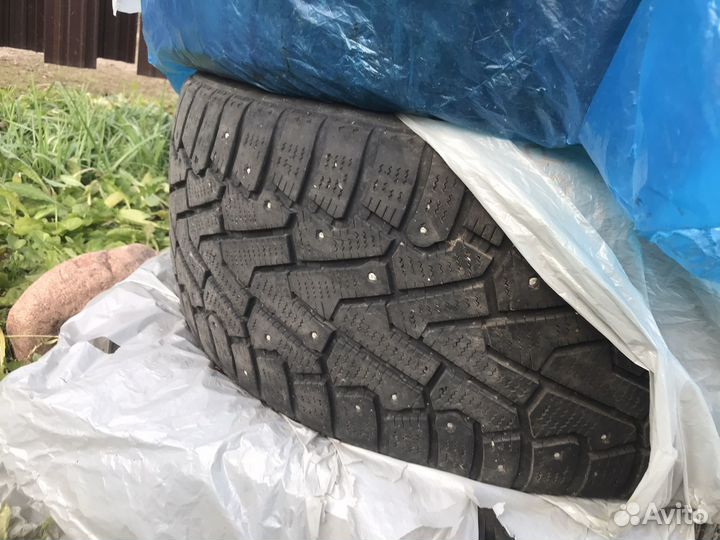 Pirelli Ice Zero 225/45 R18 и 245/40 R18