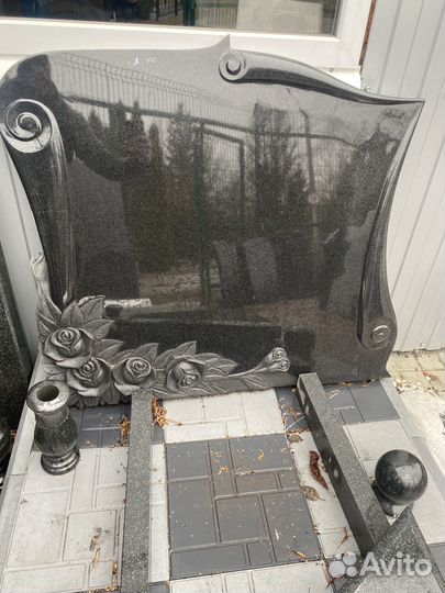 Гранитные и мраморные памятники, благоустройство