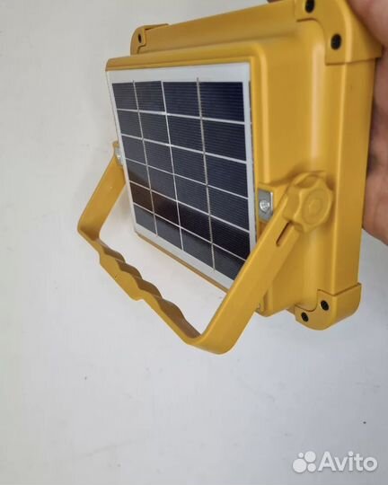 Фонарь прожектор аккумуляторный