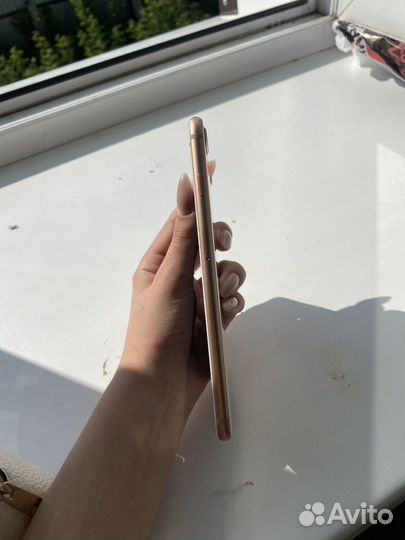 Телефон iPhone 8 plus