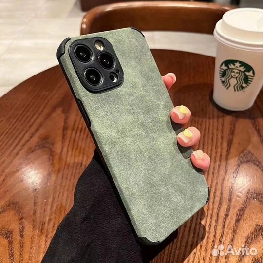 Чехолы на iPhone