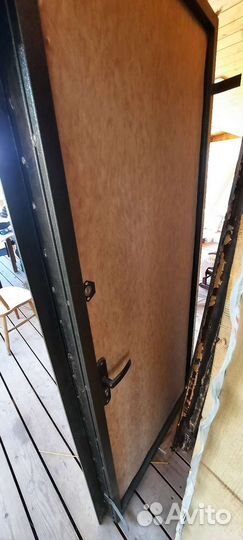 Дверь железная новая входная