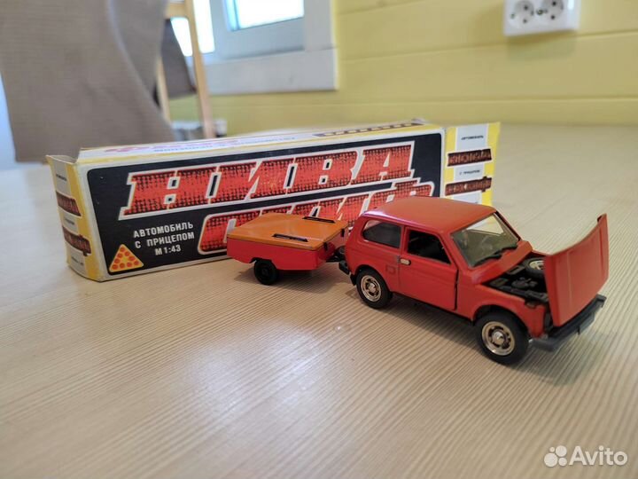 Модель автомобиля СССР 1:43 Нива 2121 Скиф