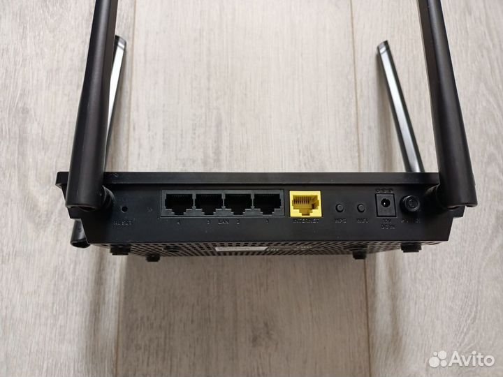 Wi-Fi роутер D-Link DIR-853
