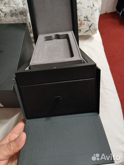 Коробка от телефона vertu