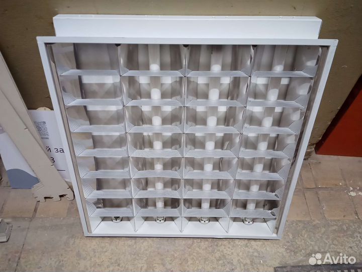 Светильник потолочный