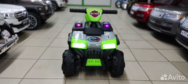 Квадроцикл с пультом управления