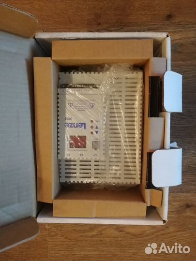 Инвертер Lenze EVS9324