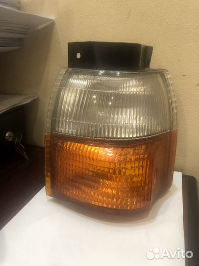 Габарит правый на Nissan Atlas