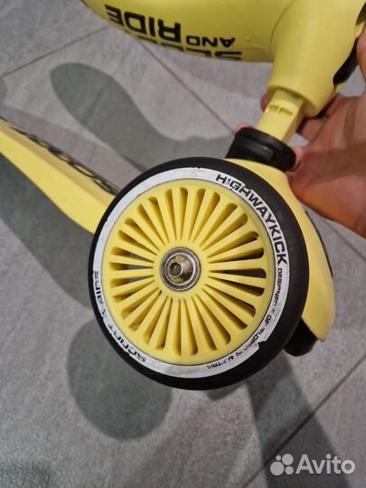 Самокат scoot and ride