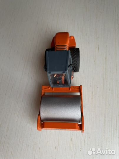 Siku Асфальтоукладчик каток (3530)