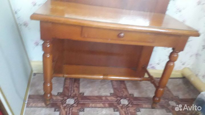 Старинное деревянное трюмо