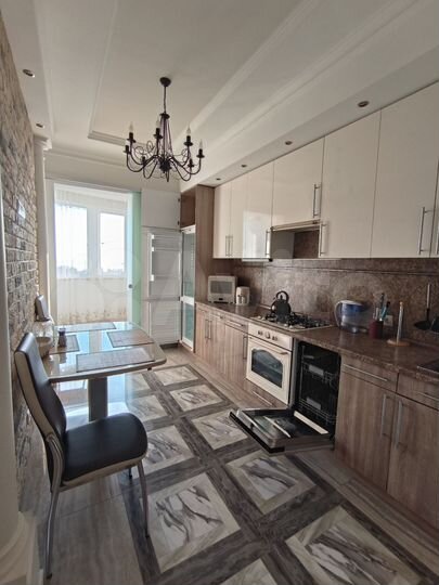 2-к. квартира, 55 м², 10/12 эт.