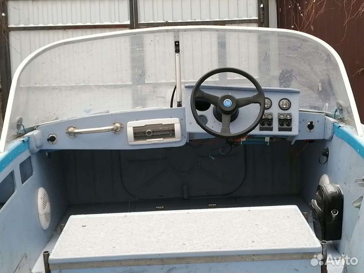 Лодка моторная