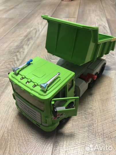 Игрушка самосвал