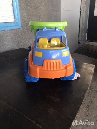 Грузовик пластмассовый детский