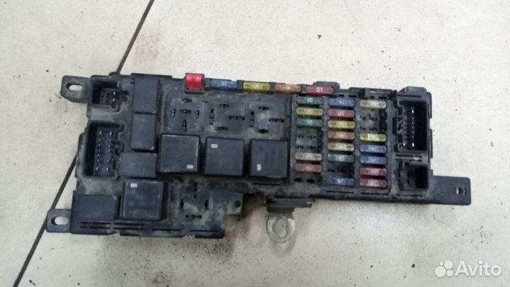 Блок предохранителей Volvo S80 1