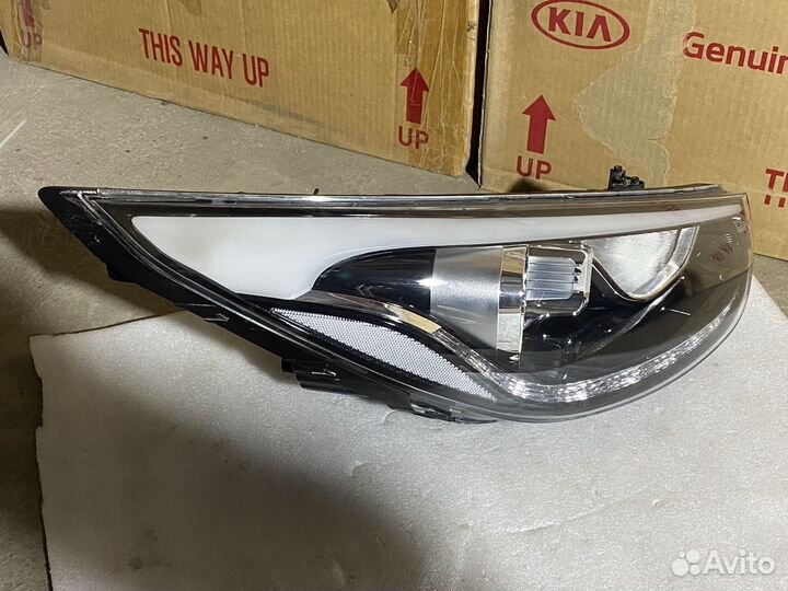 Фара правая галоген Hyundai IX35 рестайлинг LED