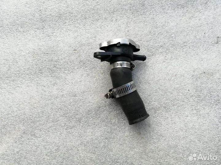 Suzuki SV1000S заливная горловина