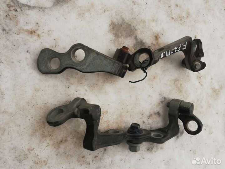 Петли дверные Форд фокус 2