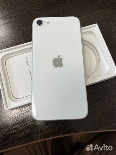 iPhone SE, 128 ГБ