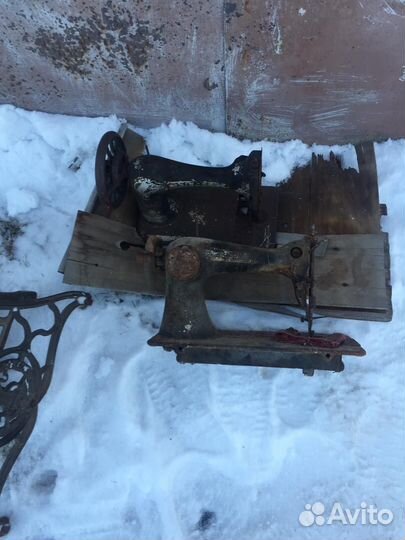 Швейная машинка зингер ножная