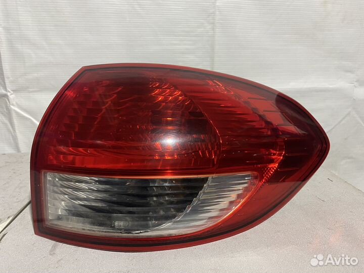 Фонарь правый внешний в крыло Subaru Tribeca