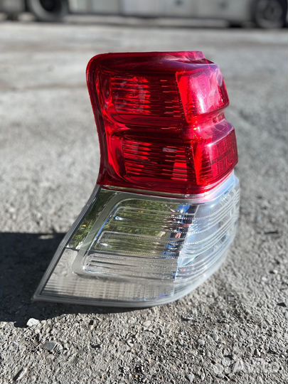Фонарь левый Land Cruiser Prado 150 2009-2013