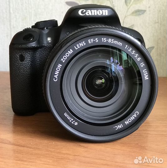 Продам Canon EOS 700D
