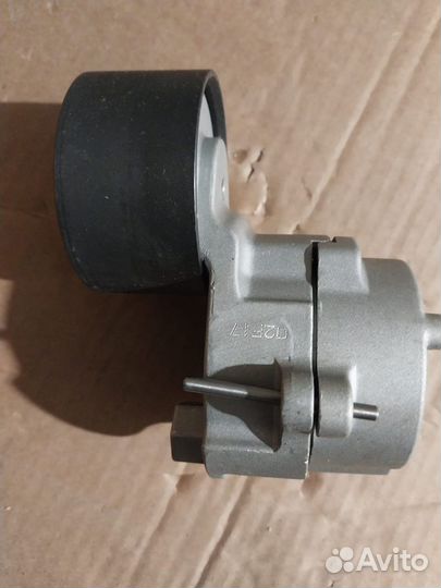 Ролик, натяжной ролик Deutz 04175647