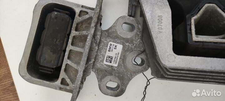 Подушка крепления двигателя и коробки