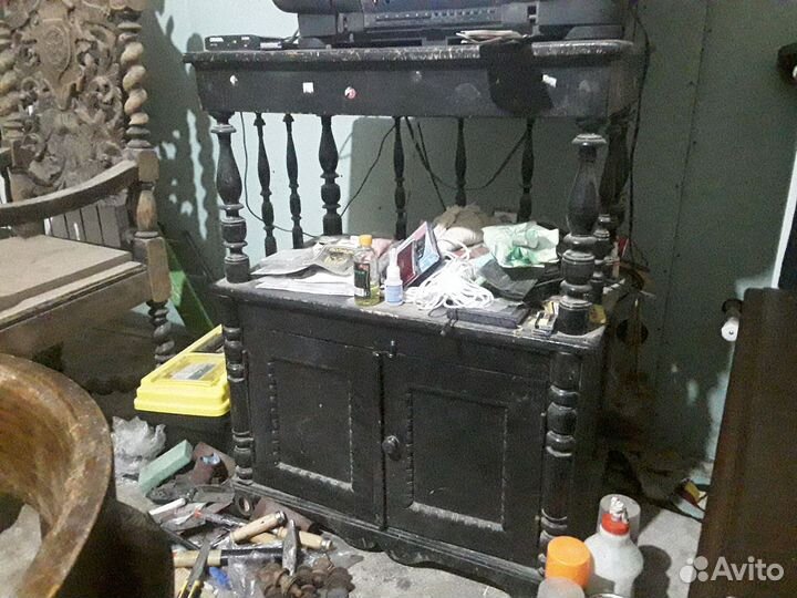 Тумбочка старая